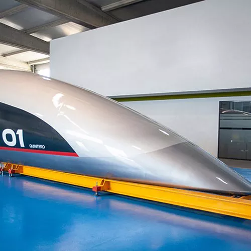 I treni Hyperloop diventano una realtà: HTT presenta la prima capsula per il trasporto dei passeggeri