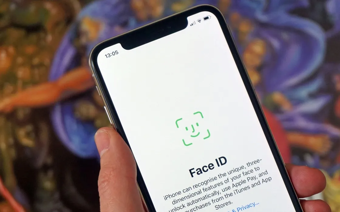 Apple, iPhone con display totale senza Dynamic Island e fori: depositato brevetto