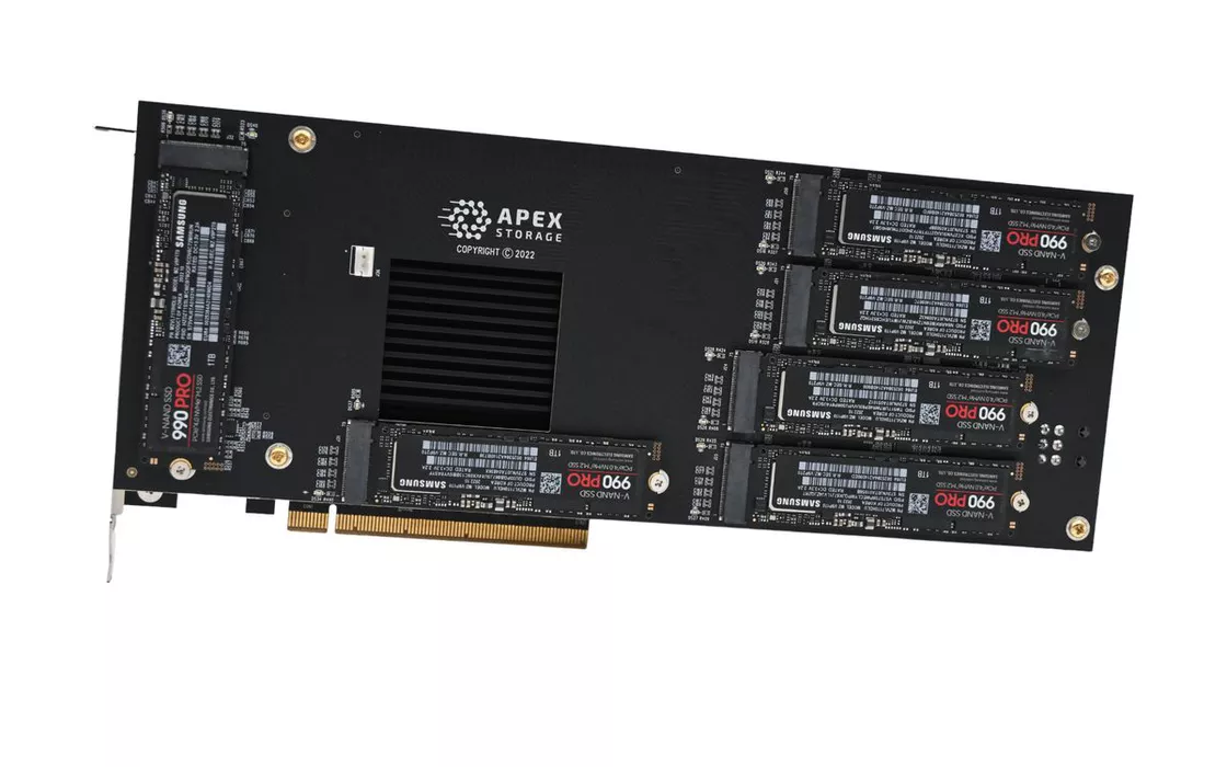 Apex Storage X21: 21 SSD M.2 trovano posto in un'unica scheda. Fino a 168 Terabyte e 31 GB/s