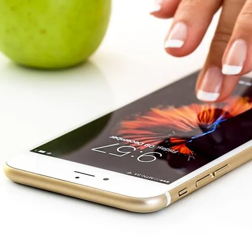 Un iPhone scambia tanti dati anche quando non lo utilizzate: i risultati di una ricerca