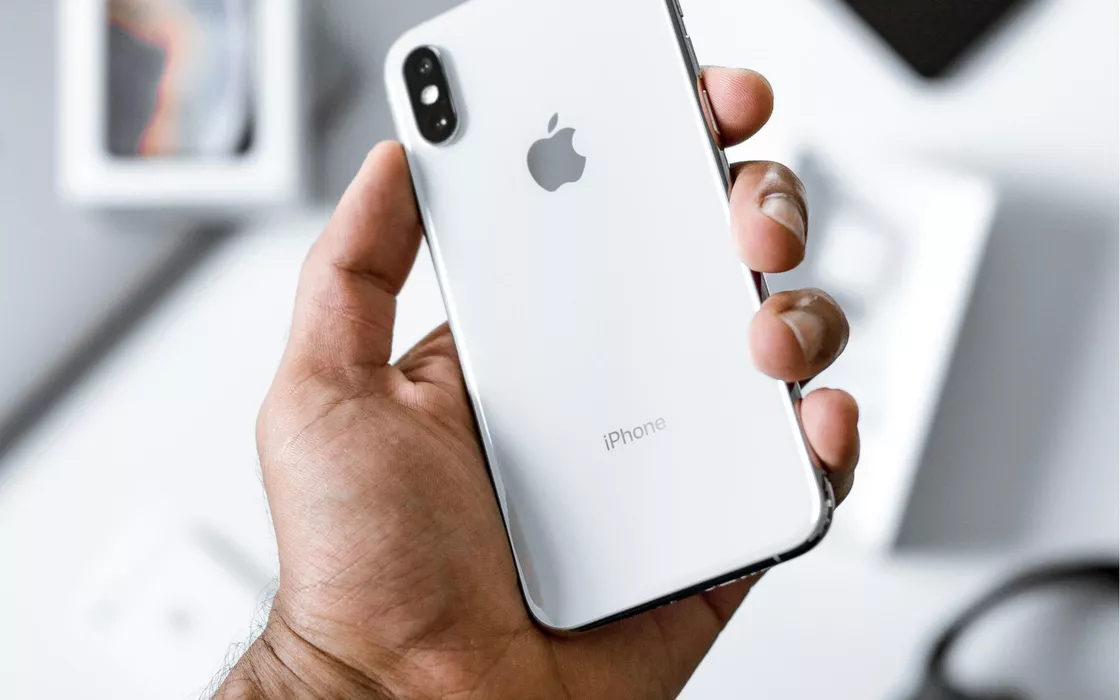 Sorpresa, Apple aggiorna gli iPhone nelle scatole originali con Presto