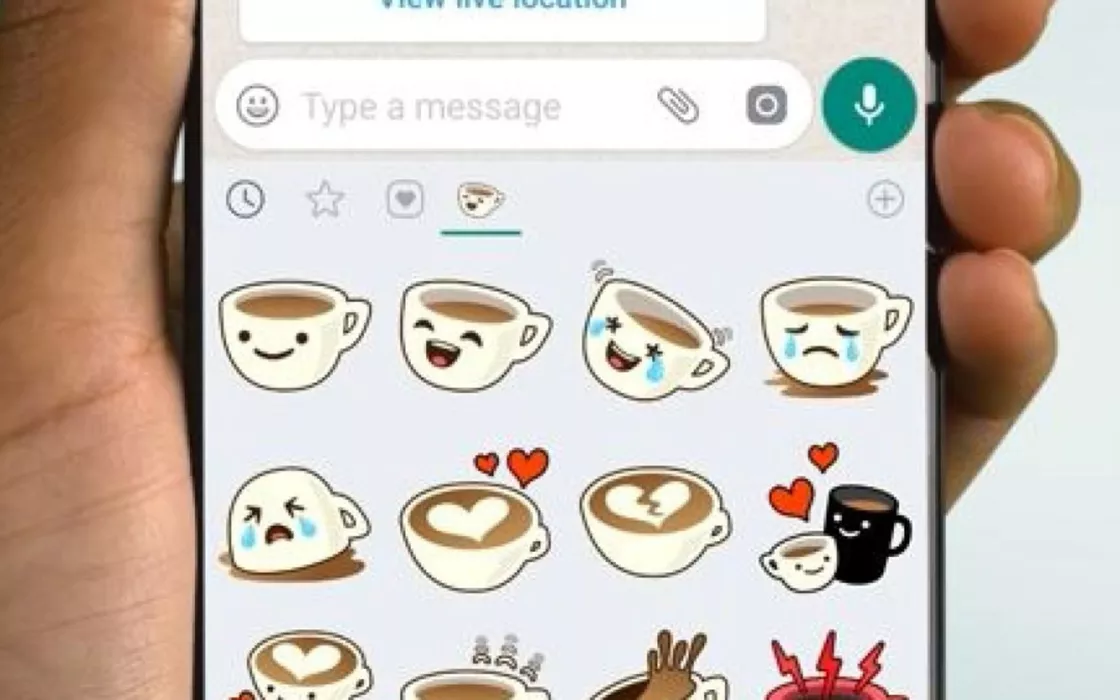 WhatsApp, l'app migliora nei suggerimenti degli stickers