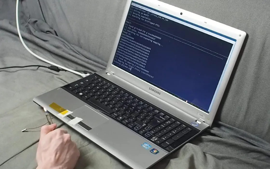 Come ottenere i diritti di root su Linux usando un accendino tascabile