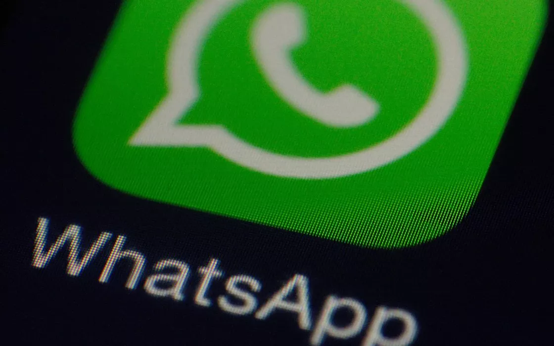 WhatsApp: foto e video inviati come messaggi effimeri o chat temporanee non vengono più salvati