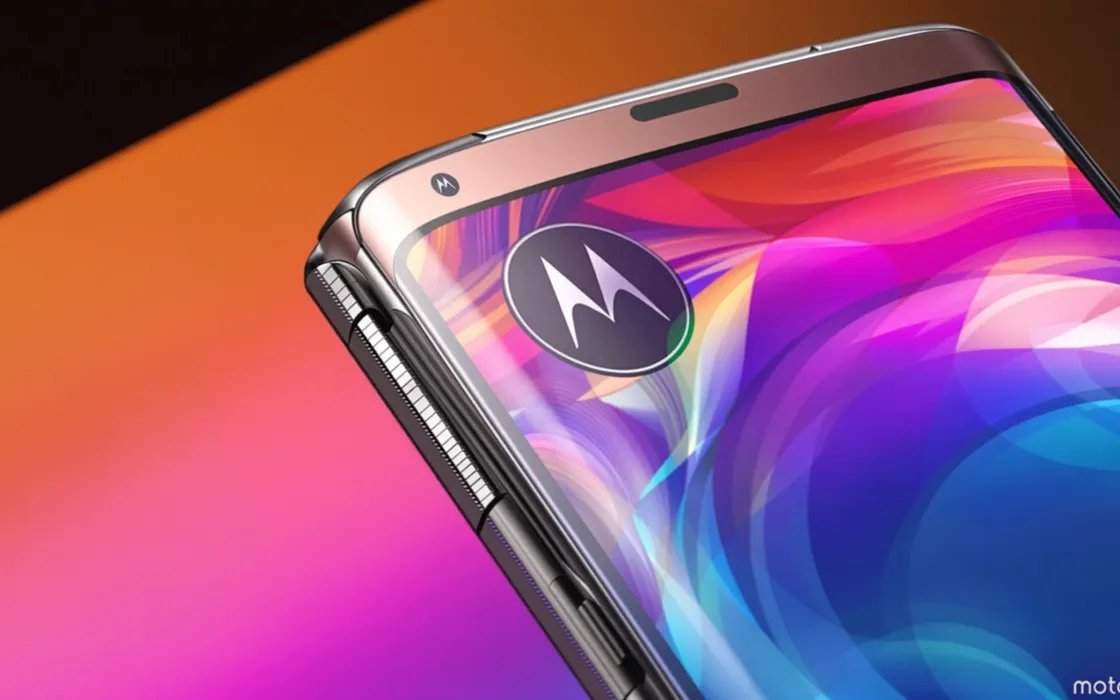 Motorola presenta Razr Fold, il primo smartphone foldable a libro