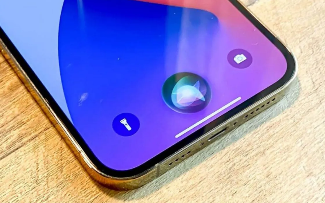 Apple: anche voi potreste ricevere un rimborso per colpa di Siri, ecco perché