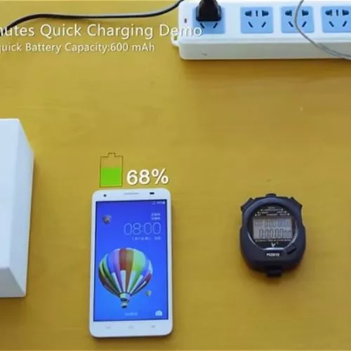 La batteria Huawei che si ricarica per metà in 5 minuti