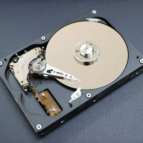 In vendita anche hard disk contraffatti: come riconoscerli