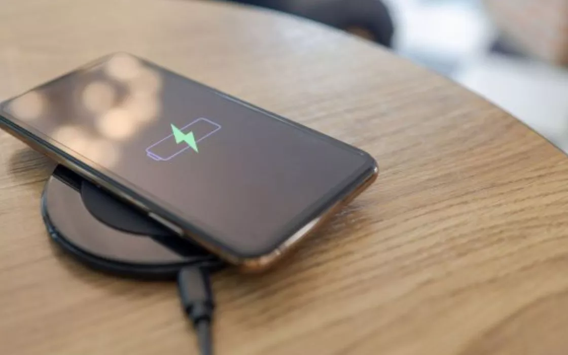 Android 15 porterà un nuovo modo per caricare lo smartphone wireless