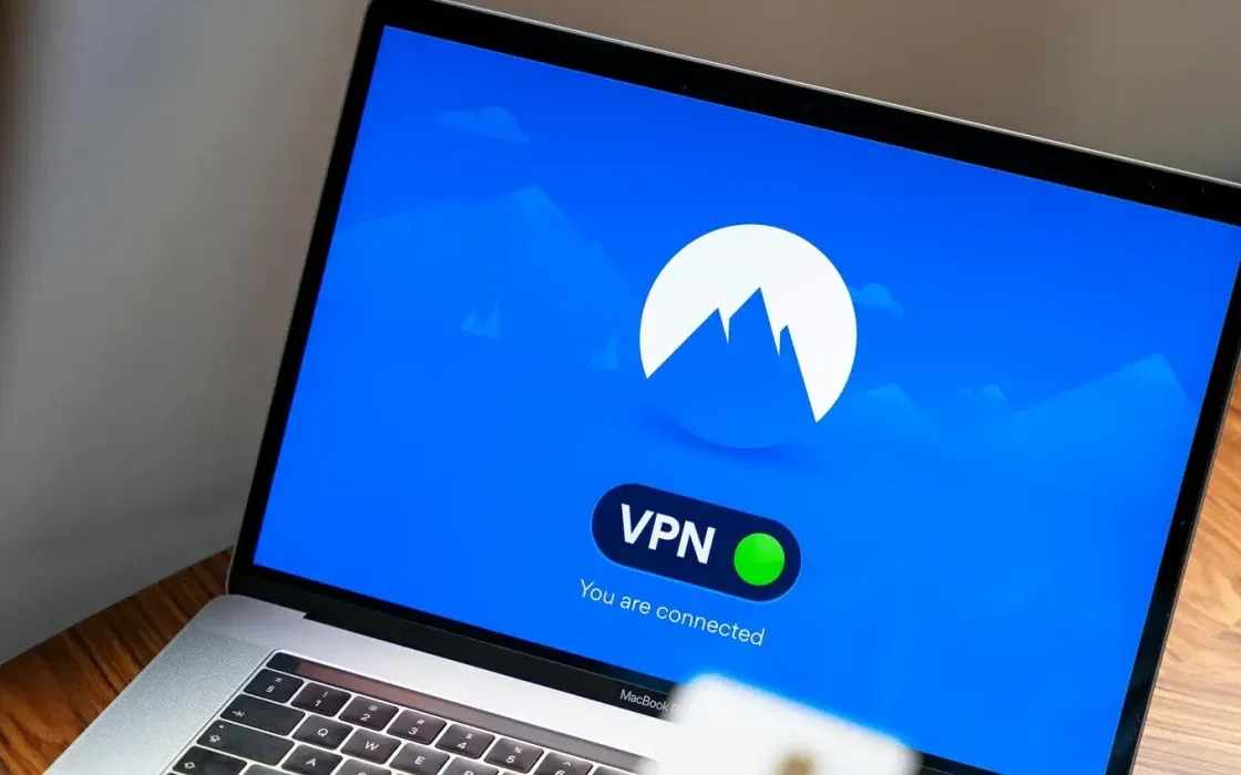 Naviga sicuro anche all'estero con NordVPN: oltre il 70% di sconto