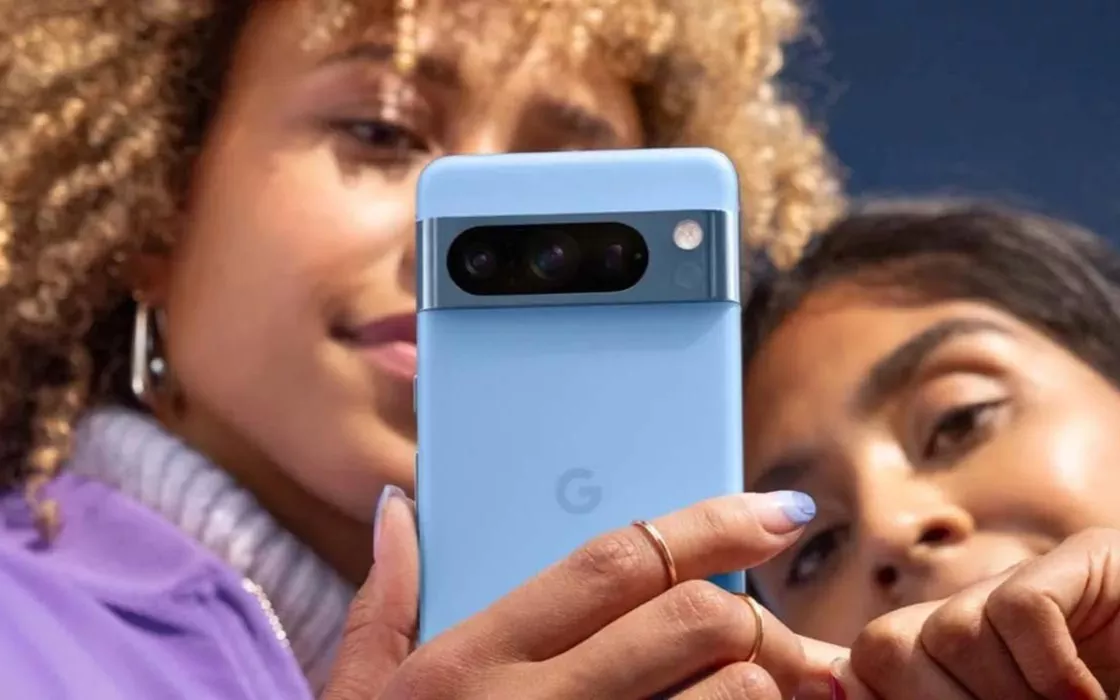 Google Pixel 8 Pro, l'unboxing mostra lo smartphone: c'è un vantaggio