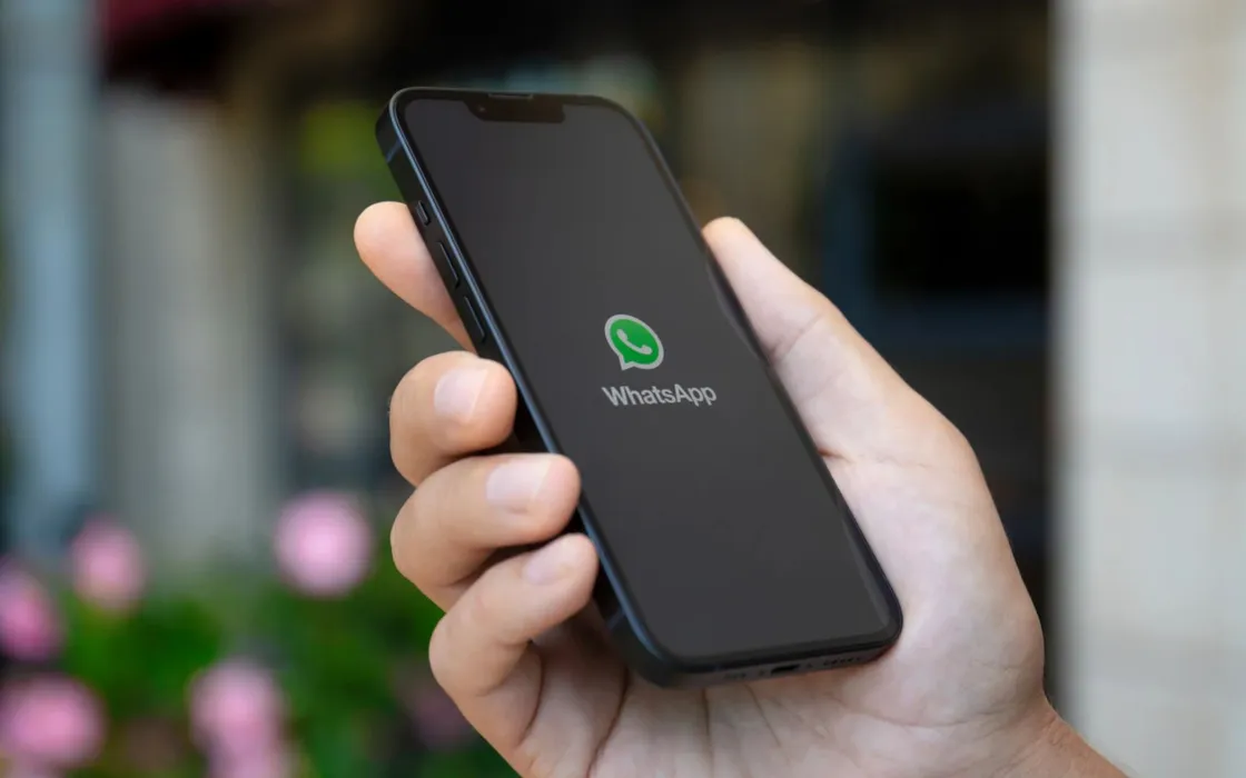 WhatsApp: il nuovo tema Dark AMOLED porterà un grande beneficio