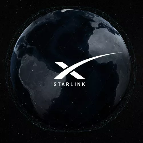 Elon Musk invia il primo tweet usando la costellazione di satelliti Starlink
