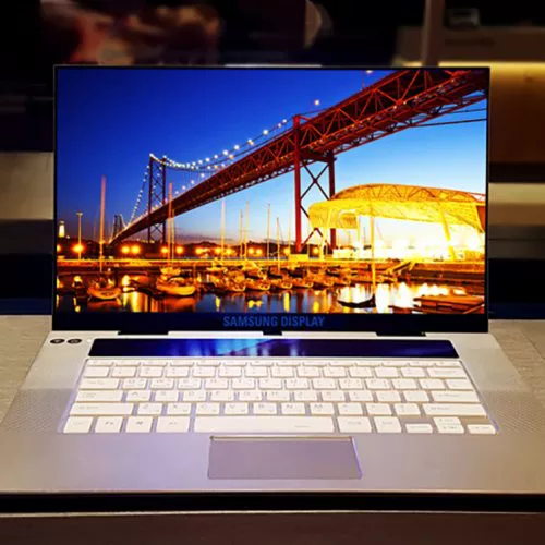 Samsung avvia la produzione dei nuovi display OLED 4K per i notebook