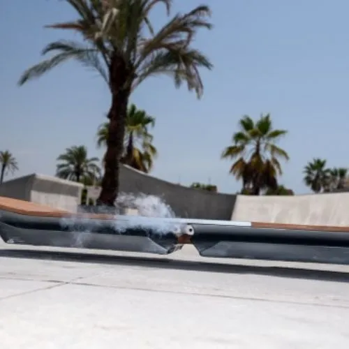 Lexus, ecco lo skateboard a levitazione magnetica