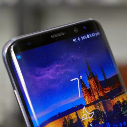 Samsung Galaxy S9: debutto a fine febbraio. Smartphone pieghevole nel 2019
