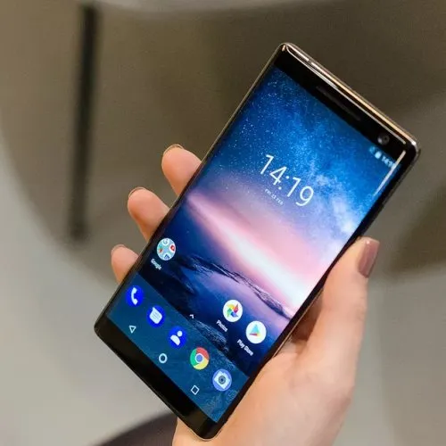 HMD presenta il suo nuovo smartphone di fascia alta: Nokia 8 Sirocco