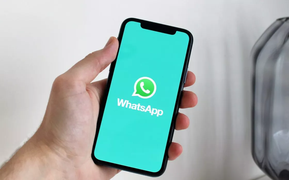 Trasformare in testo i messaggi vocali si potrà con una funzione integrata in WhatsApp