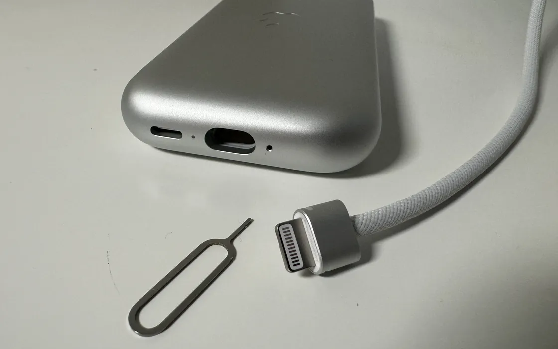 Apple Vision Pro: il cavo del battery pack sta facendo impazzire il web