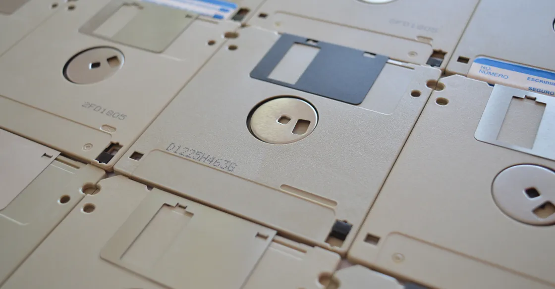 Sviluppare giochi in 1,44 MB: la sfida che riporta ai floppy disk