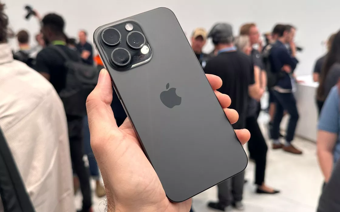 iPhone 15 Pro Max è leader nelle vendite di questo inizio 2024