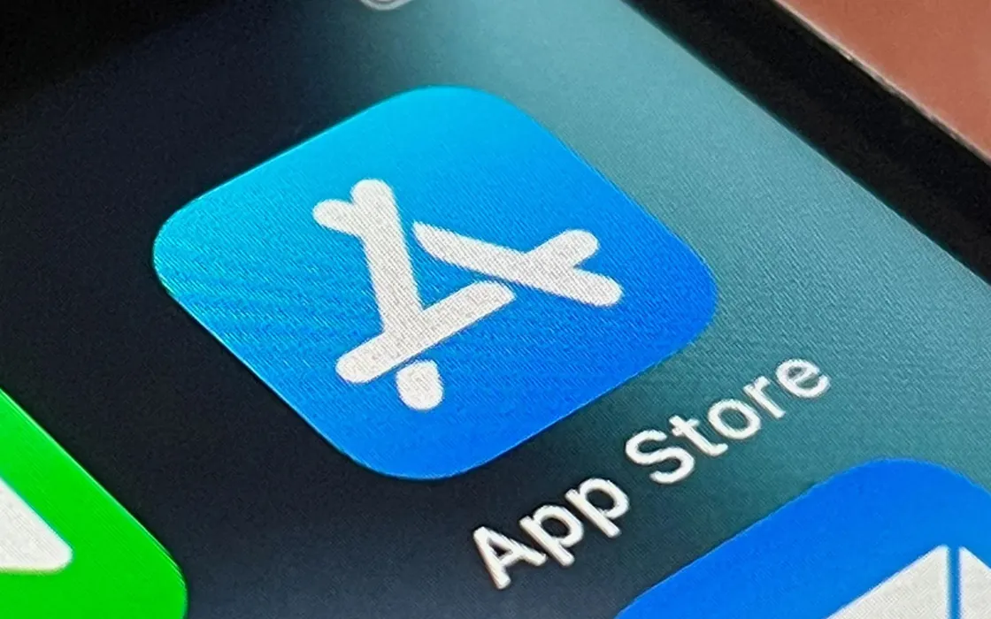 Sull'App Store presto riepiloghi delle recensioni generati dall'AI