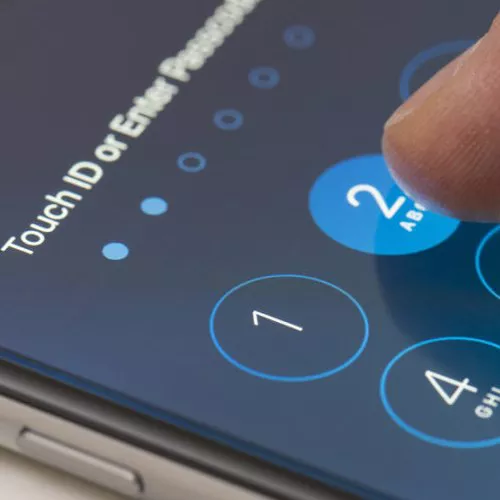 Cos'è GrayKey, lo strumento per violare gli iPhone e come Apple ne bloccherà l'utilizzo