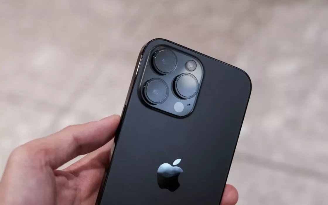 Apple aveva realizzato un altro design per l'iPhone 15 Pro Max, ecco la foto