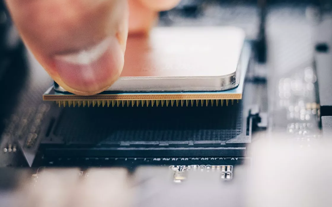 Retbleed: cos'è la nuova falla di sicurezza presente nei processori Intel e AMD