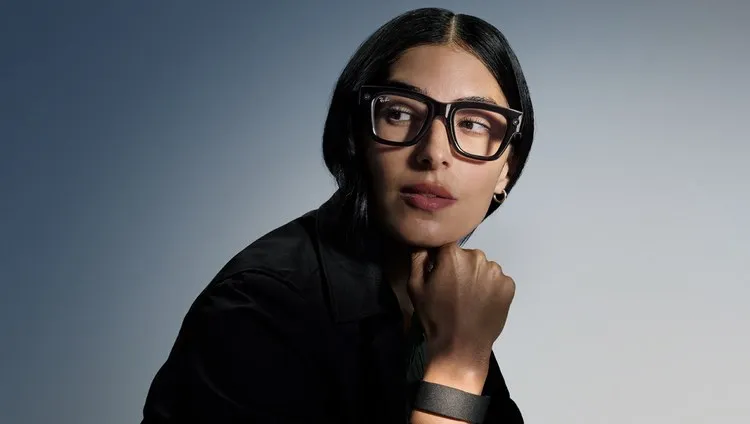 Ray-Ban Display 2025: occhiali smart AI con display integrato e ...