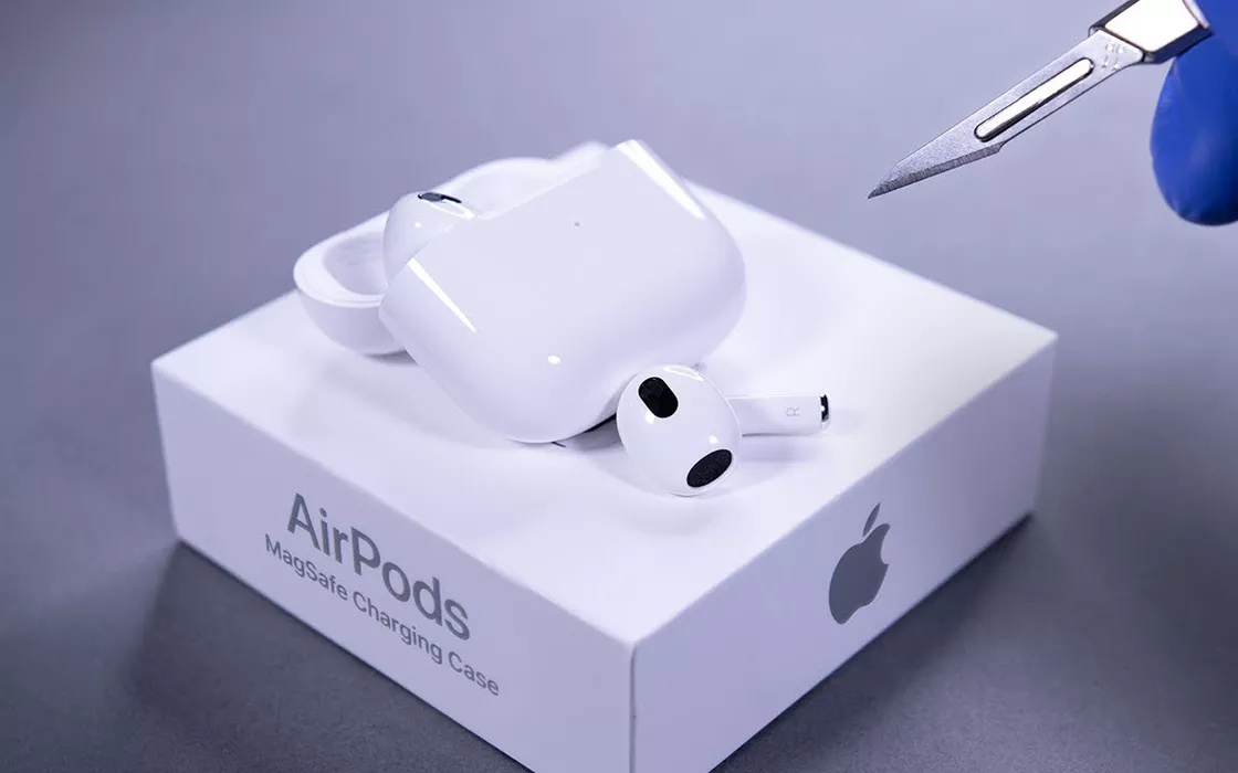 Apple AirPods 3 con custodia di ricarica MagSafe, il prezzo su Amazon crolla nuovamente: BEST BUY