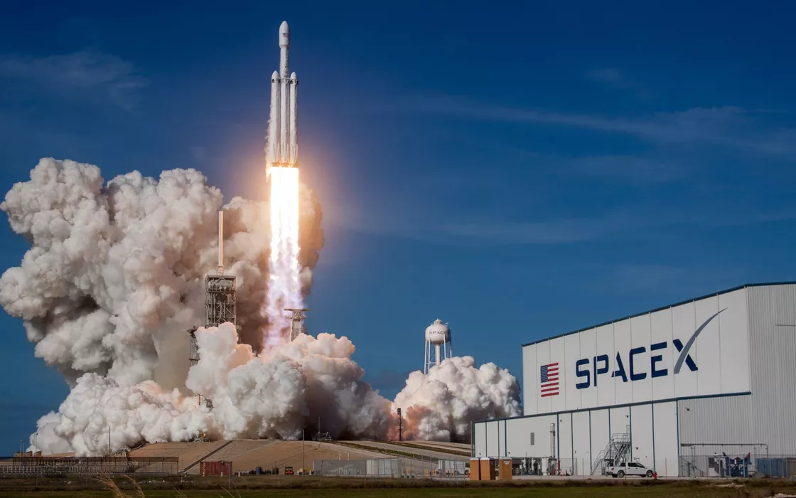 SpaceX collabora con produttore di macchine agricole: svolta per il settore