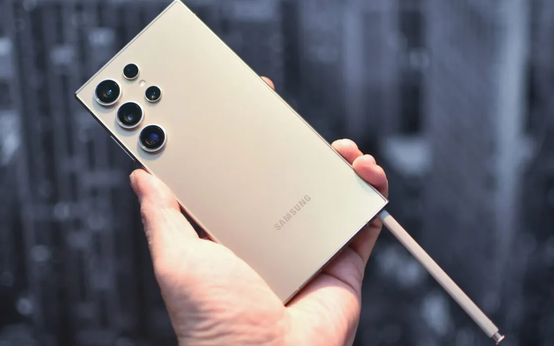 Samsung Galaxy S25 Ultra compare sul web con nuove immagini