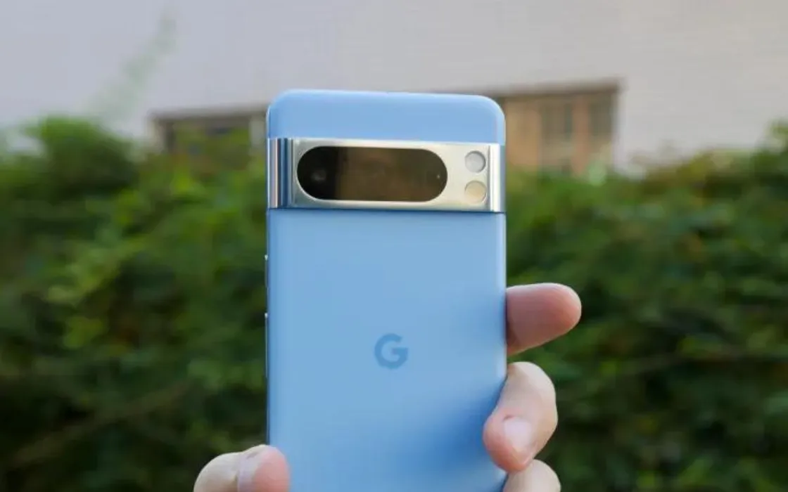 Google Pixel 8, durata della batteria deludente con l'uso dei dati mobili