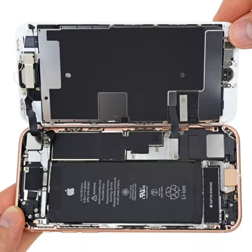 Aprire iPhone 8: quanto è difficile secondo iFixIt
