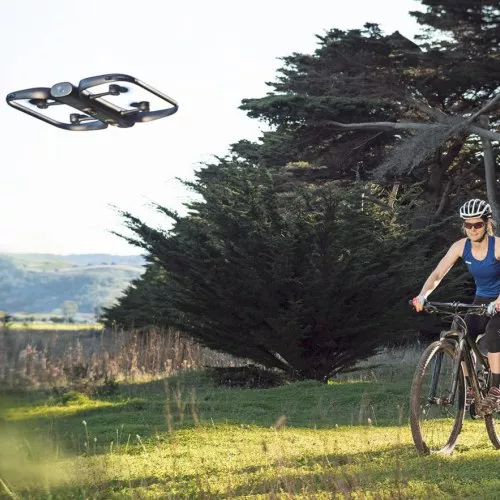 Skydio, drone autonomo che registra in 4K ed evita tutti gli ostacoli lungo il procorso