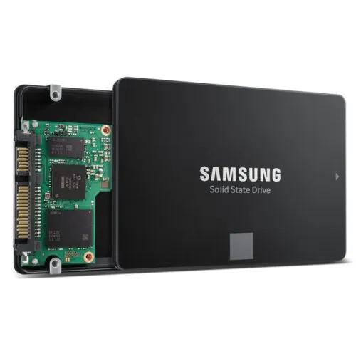 Samsung: ecco le memorie V-NAND di sesta generazione. Più capienti, veloci e meno costose