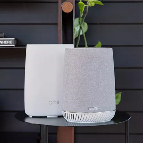 Ripetitore WiFi, speaker e assistente Alexa in un solo prodotto: Netgear Orbi Voice