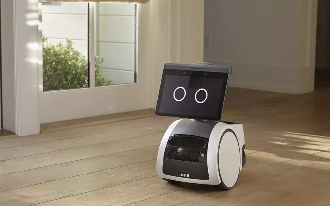 Amazon presenta Astro, il suo primo robot domestico