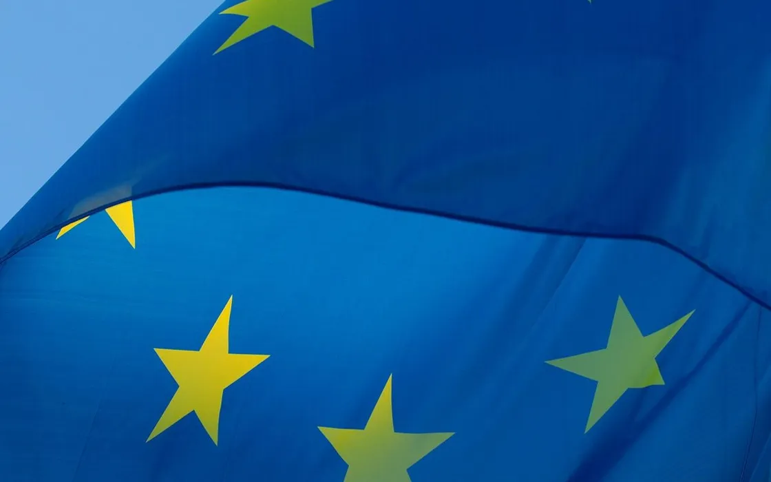 Nuove regole per lo shopping online: l'Europa tassa la merce di origine cinese