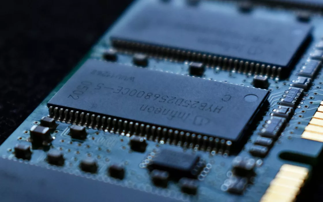 Memoria universale che unisce le abilità della RAM e delle flash: più vicina con GST467