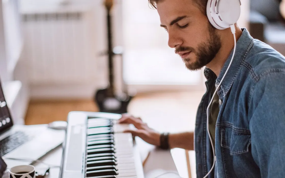 AIVA, come funziona il compositore AI che lascia spazio alla creatività