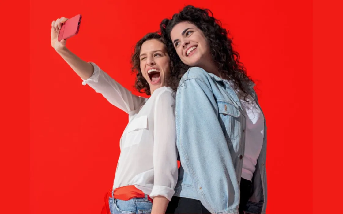 Iliad ti offre 180GB 5G, minuti e SMS illimitati a 9,99 euro al mese per sempre