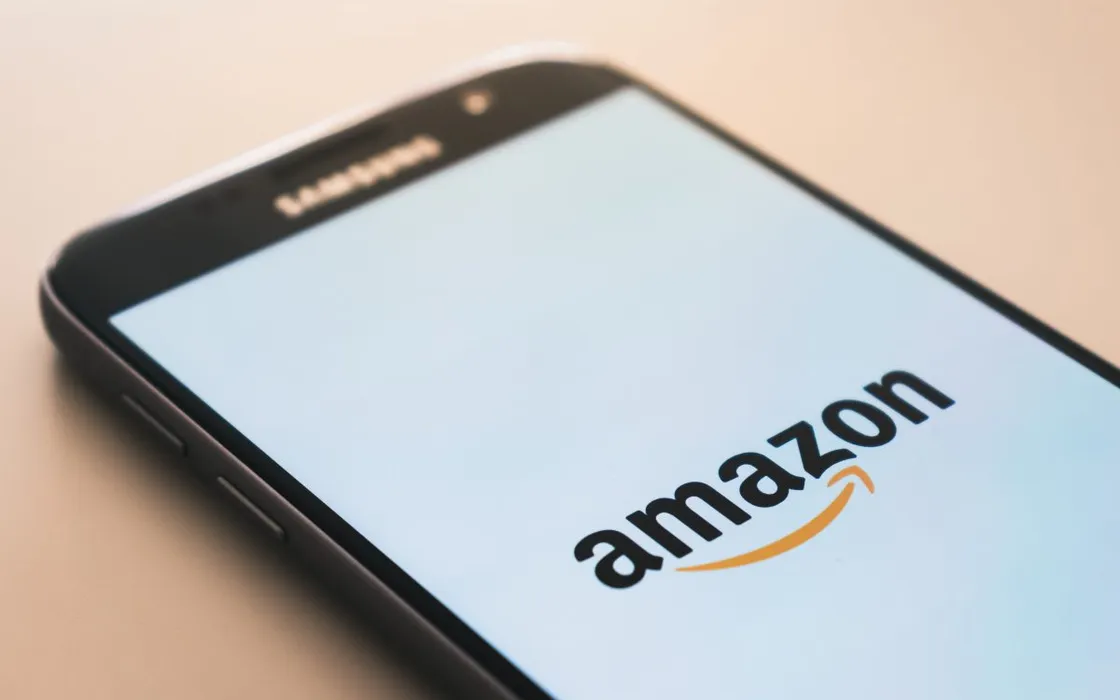 Amazon prepara il suo chatbot: arriva l'intelligenza artificiale per la chat interattiva