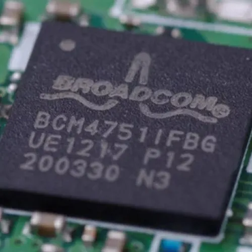 Broadcom presenta il suo chip per il networking: 25,6 Tbps