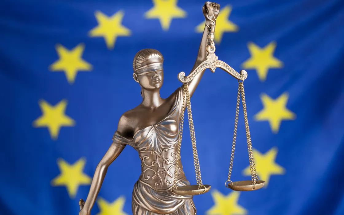 DMA: Apple, Meta, TikTok portano in tribunale niente meno che la Commissione Europea