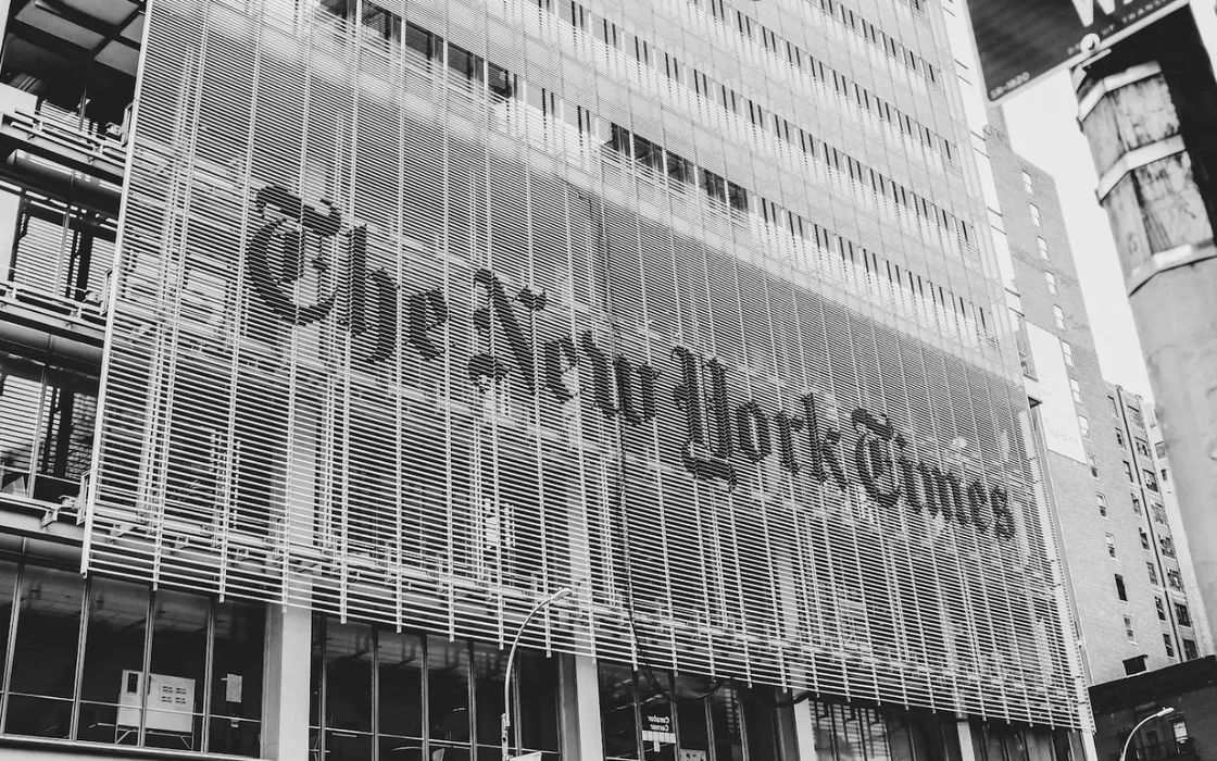 Il New York Times fa causa a Microsoft e OpenAI per violazione di copyright