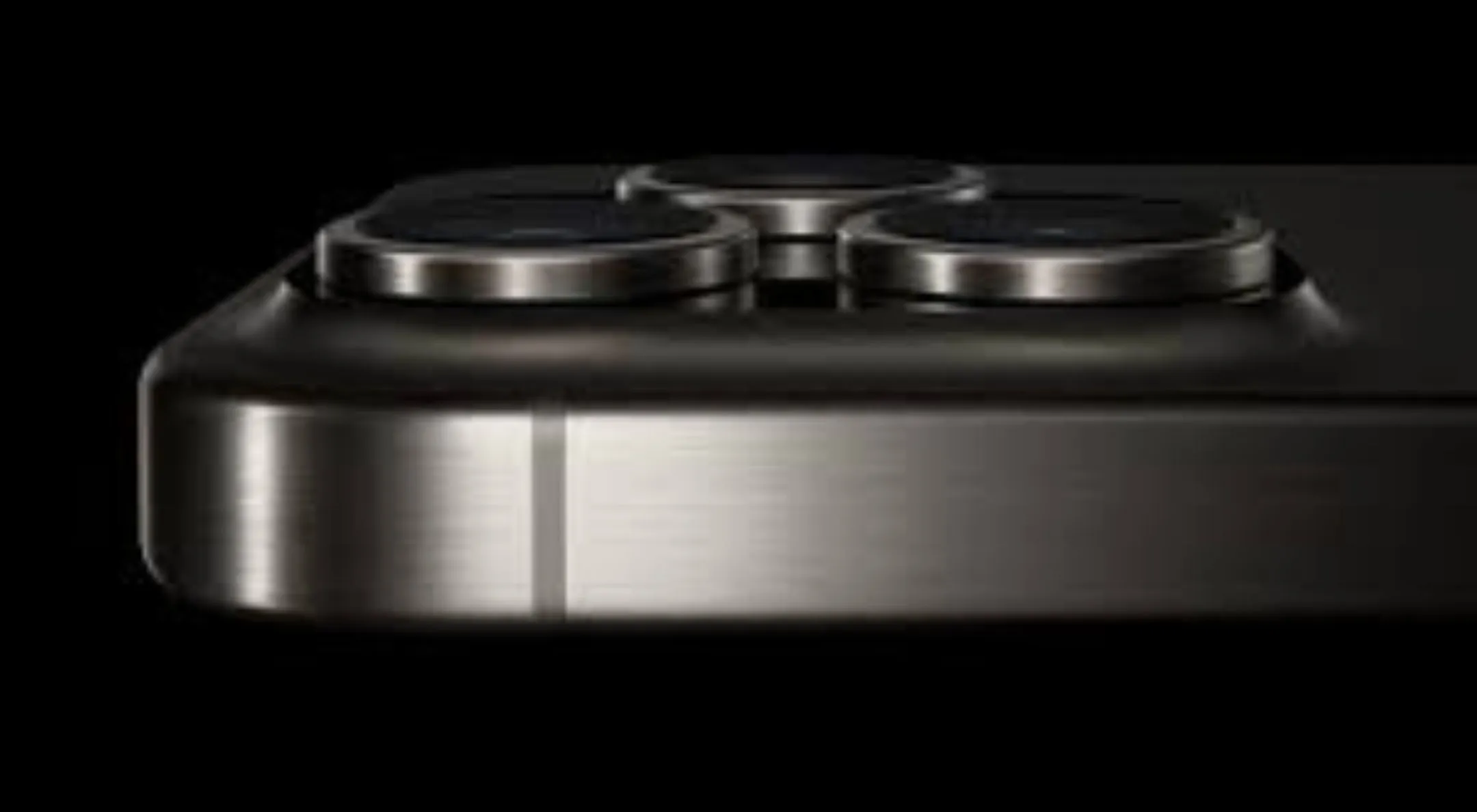 Copertina: iPhone 18 Pro: novità il vista per il comparto fotografico