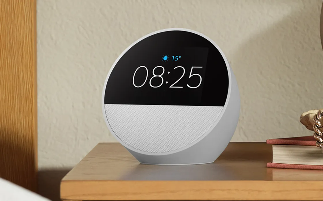 Echo Spot è la sveglia smart di Amazon con display touch: super promo per gli abbonati Prime
