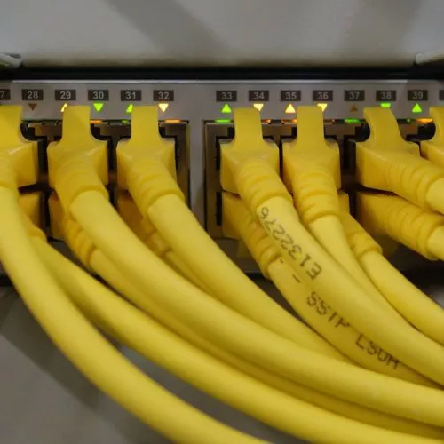 Collegamenti Ethernet per superare la barriera dei 400 Gbps